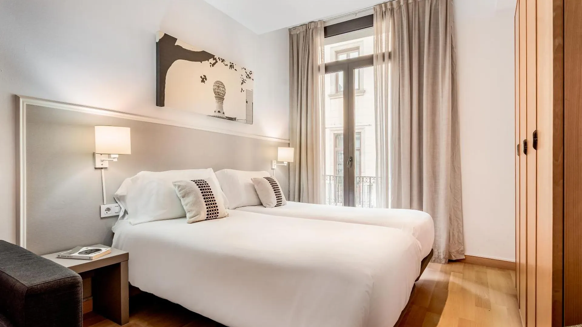 Aspasios Plaza Real Apartments Barcelona