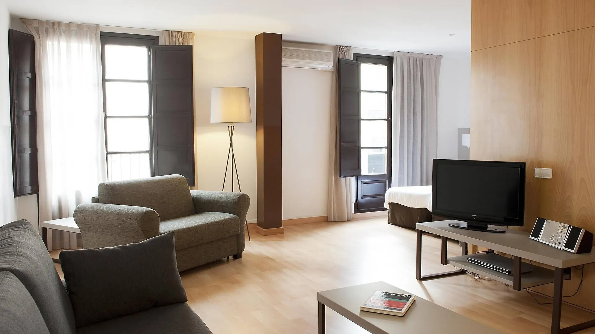 Aspasios Plaza Real Apartments Barcelona 0*,